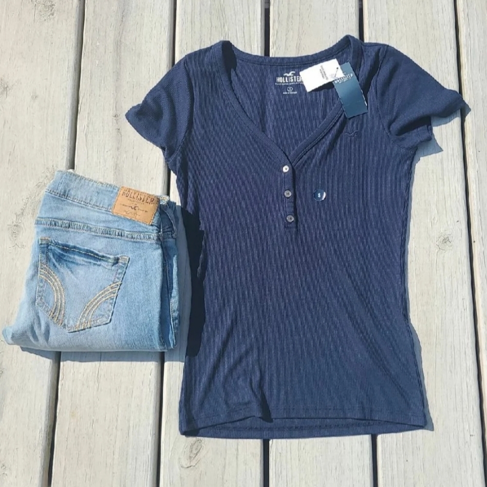 Sold Women's Hollister outfit jeans and top